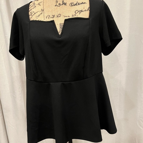 Torrid 00 zero zero black scuba knit peplum shirt - Picture 4 of 7